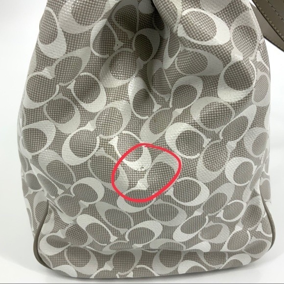 Coach Gray and White Shoulder Bag - Picture 14 of 16